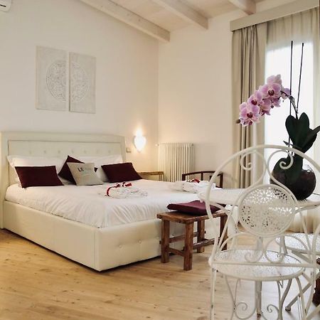 Le Home Rooms Lecce Bagian luar foto
