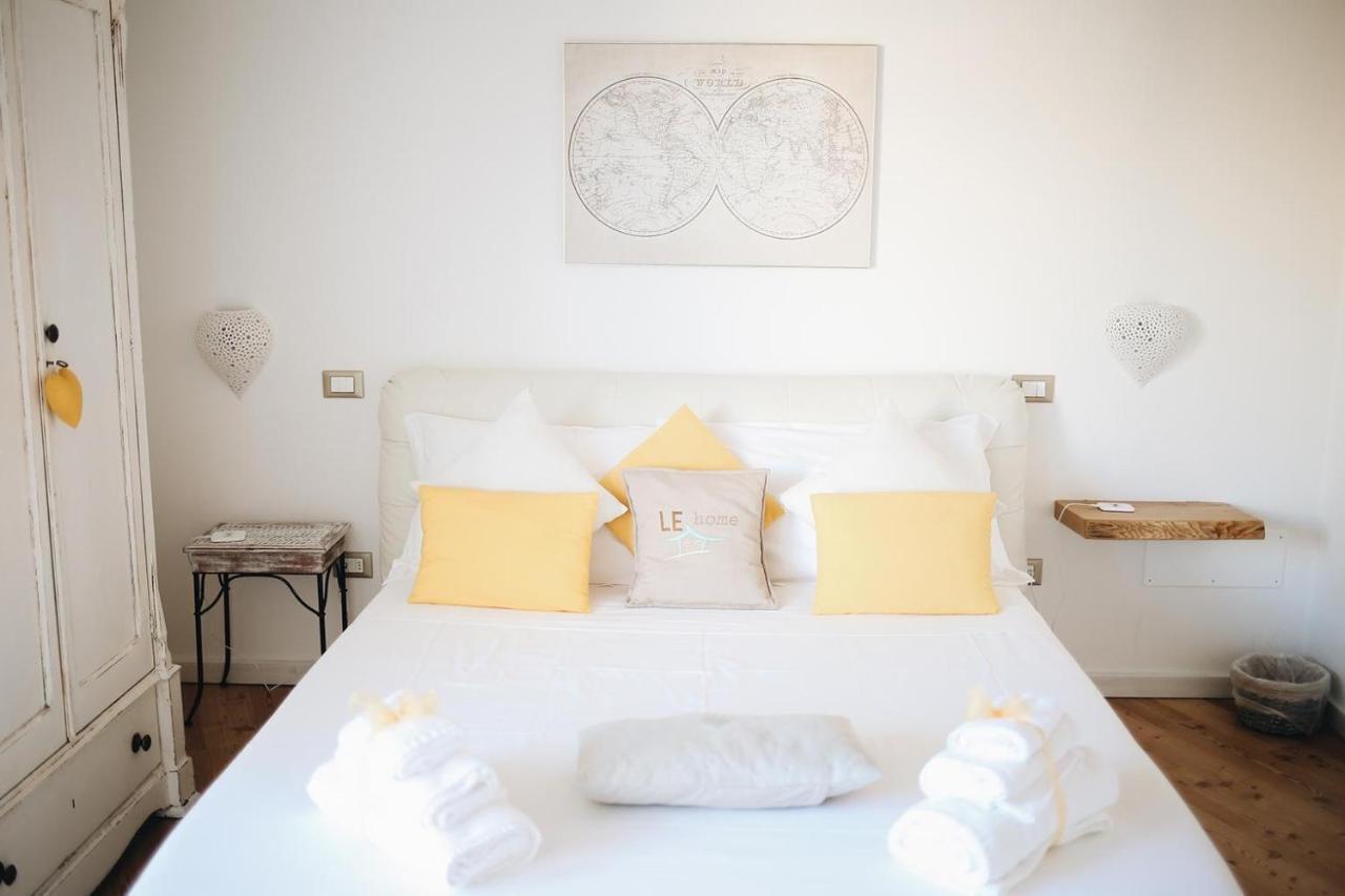 Le Home Rooms Lecce Bagian luar foto