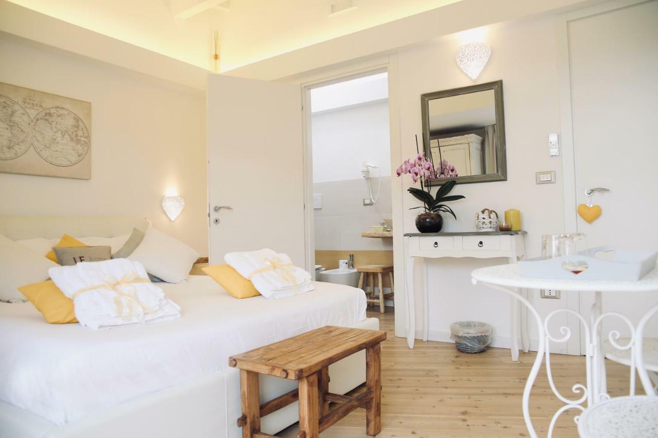 Le Home B&B Lecce Bagian luar foto