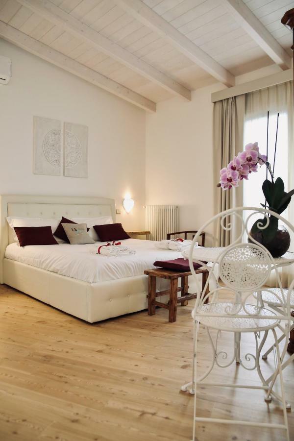 Le Home B&B Lecce Bagian luar foto