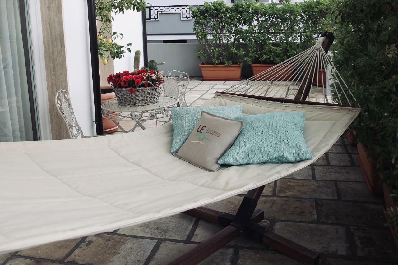 Le Home Rooms Lecce Bagian luar foto